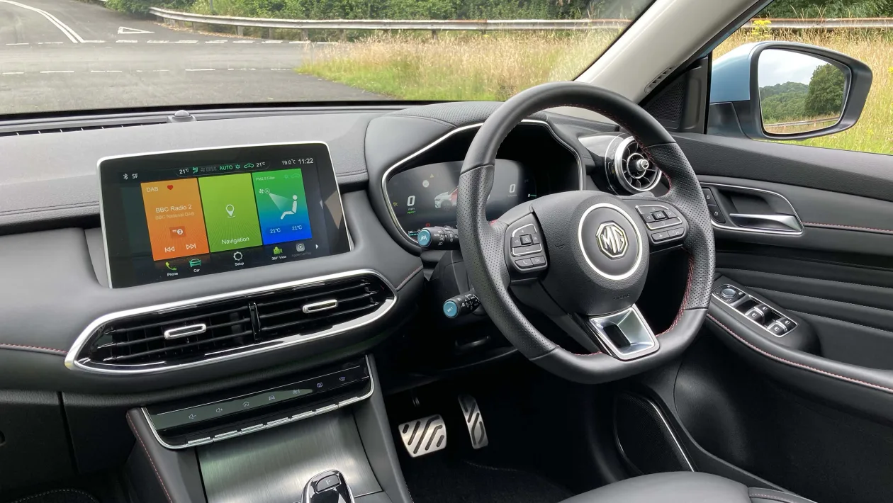 Teknologi i-SMART Mobil MG Bogor